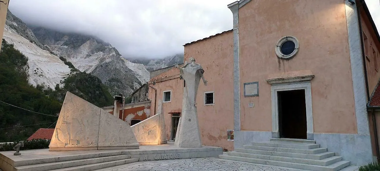 L ' Canton B & B Colonnata 0*,  Italy